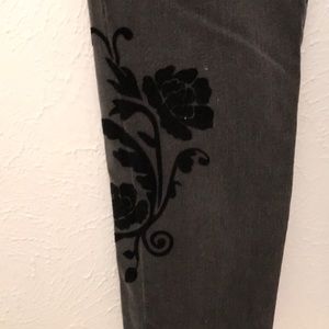 🍒NWT Black Denim with floral velvet design sz14🍒